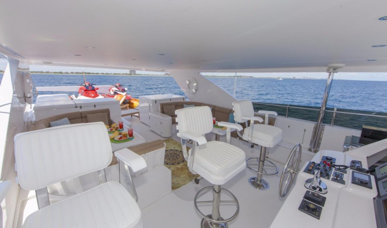 97 Hargrave Flybridge Helm Station Seating