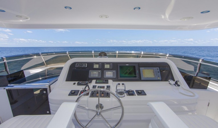 97 Hargrave Flybridge Helm Station