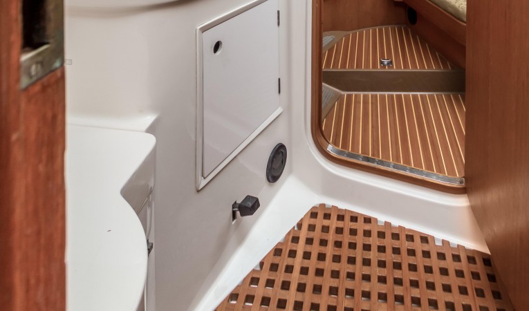 53 Nautor Swan Aft Head