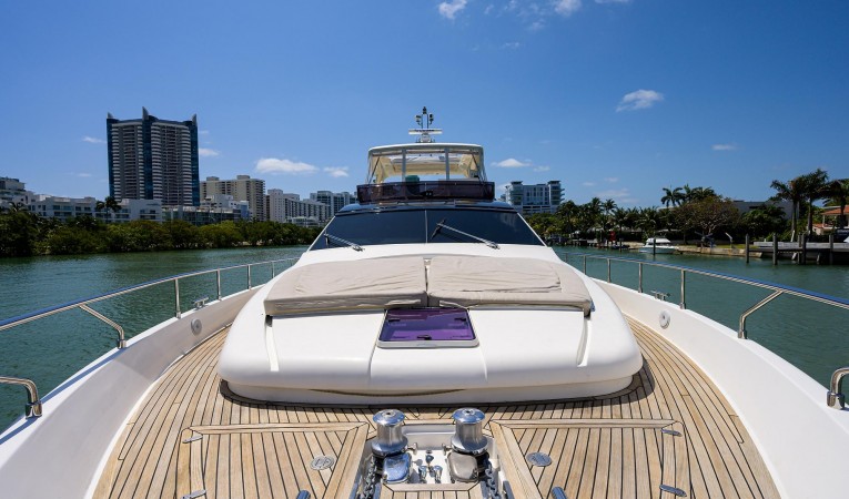 87 Ferretti Yachts 