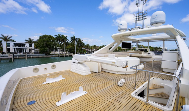 87 Ferretti Yachts 