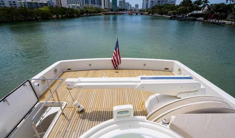87 Ferretti Yachts 