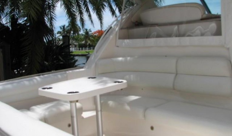 43 Tiara Lower Cockpit Lounge