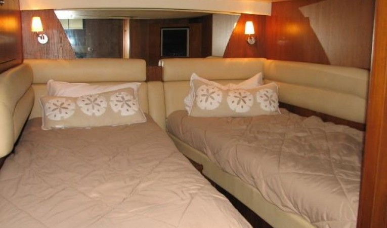 43 Tiara Aft Stateroom
