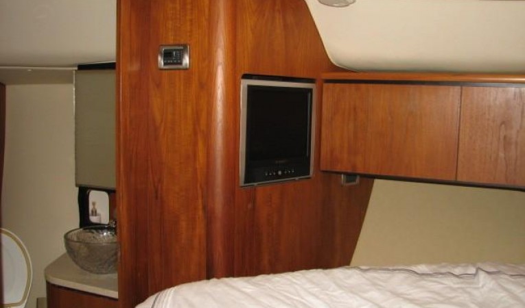 43 Tiara Owner's Stateroom Entertainment