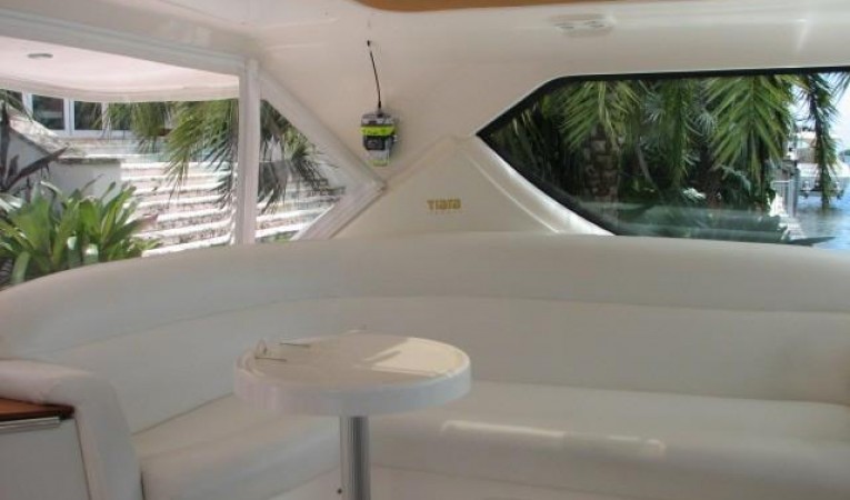 43 Tiara Cockpit Lounge