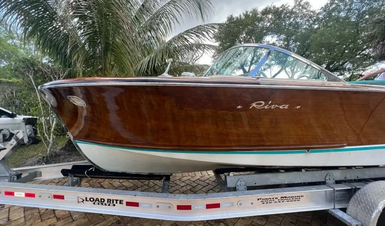 27 Riva 