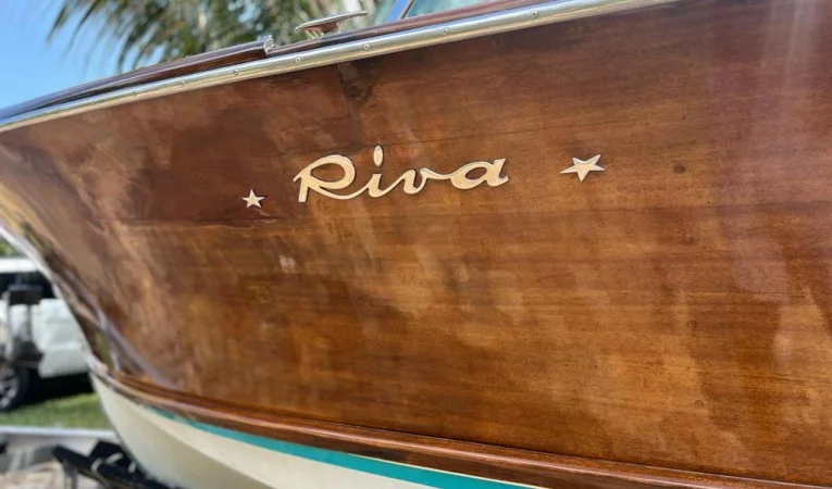 27 Riva 