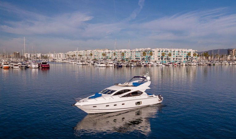 60 Sunseeker Exterior