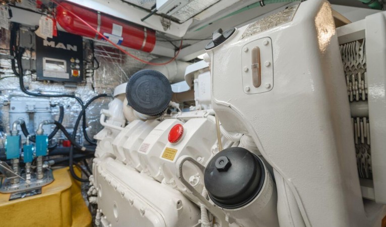 60 Sunseeker Engine room