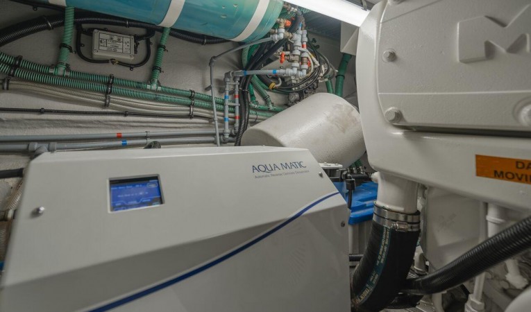 60 Sunseeker Engine Room