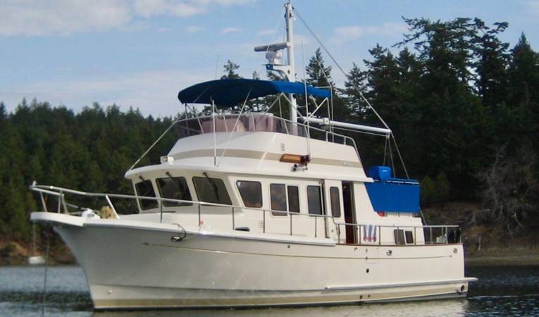 36 Selene Port side at anchor