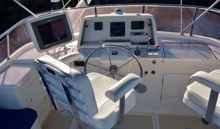 36 Selene Flybridge helm