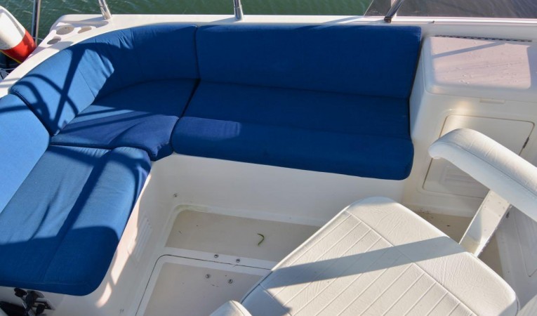 36 Selene Flybridge settee