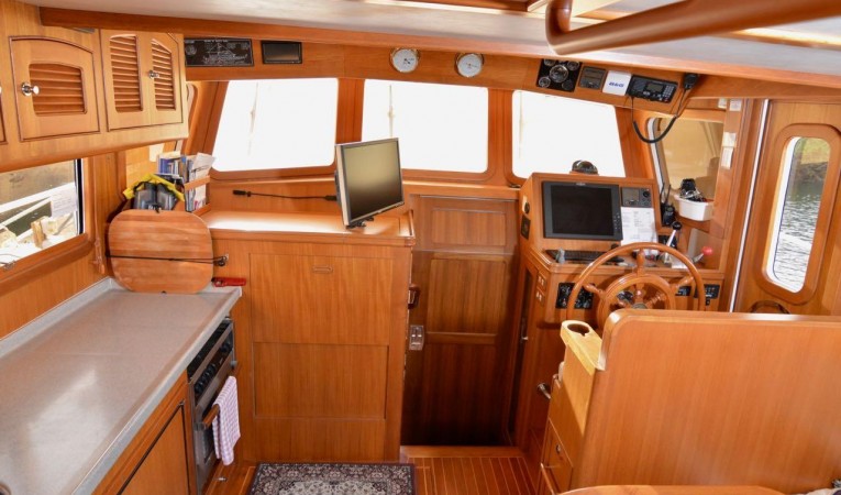 36 Selene Salon- looking forward-Door closed