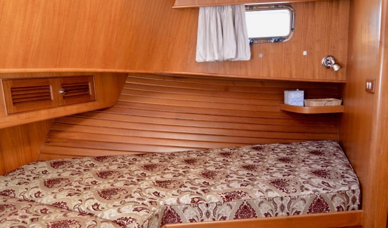 36 Selene Guest stateroom- looking starboard
