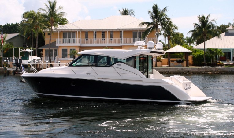 39 Tiara Port Profile