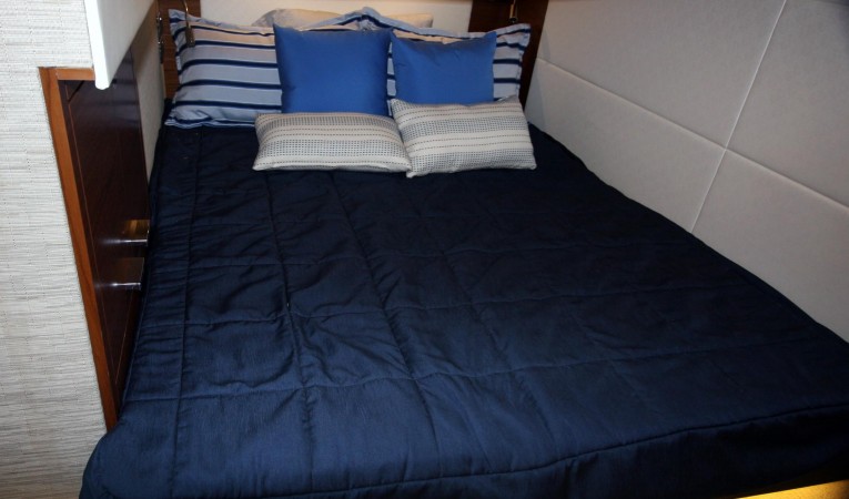 39 Tiara Guest Stateroom