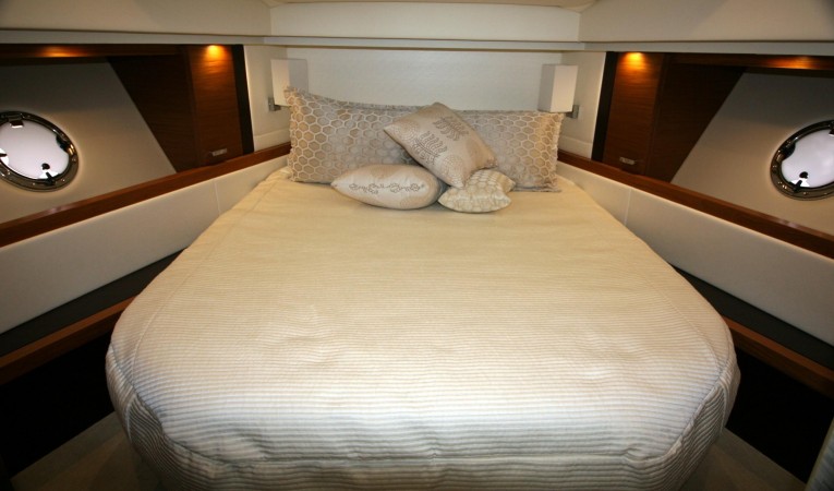 39 Tiara Master Stateroom