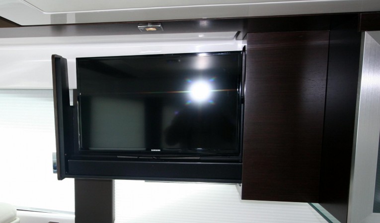 39 Tiara Slide Out TV