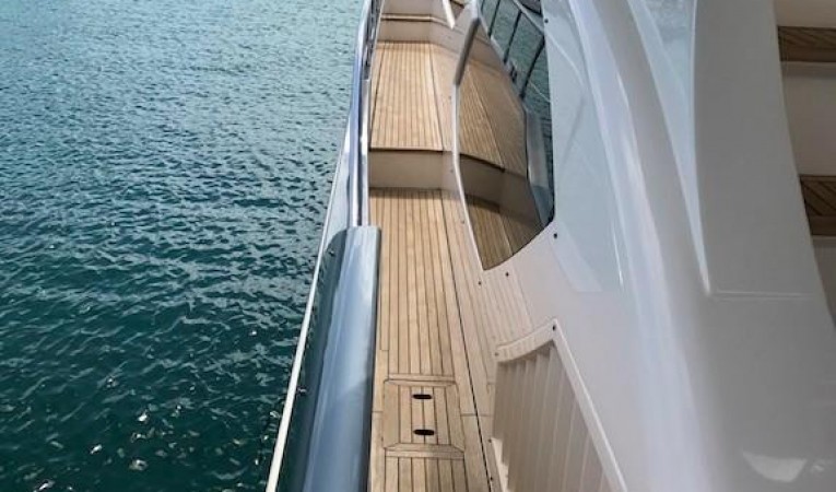 70 Azimut Port Side Deck