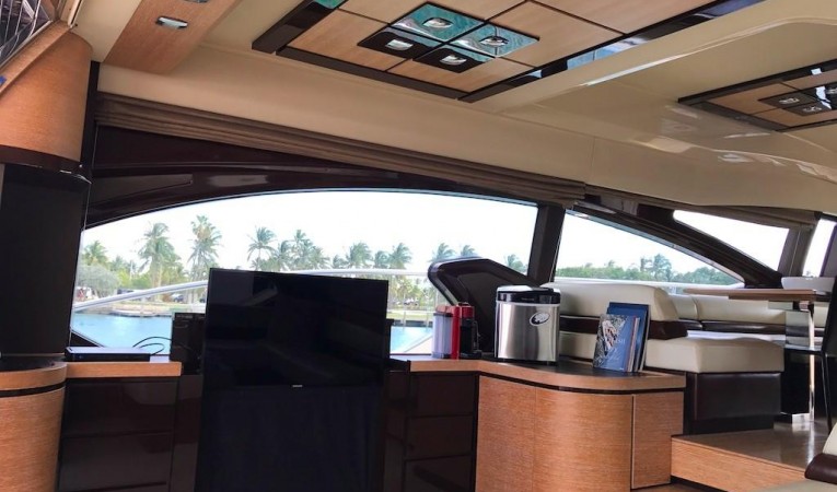 70 Azimut Main Salon Entertainment Center