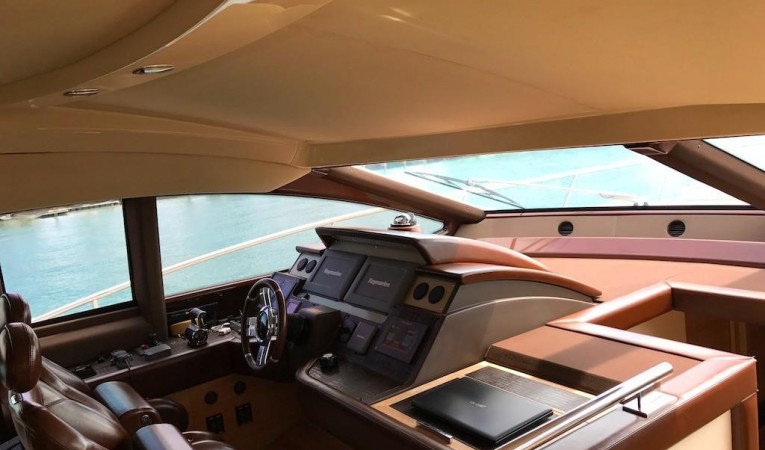 70 Azimut Lower Helm Station