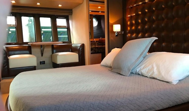 70 Azimut Master Stateroom