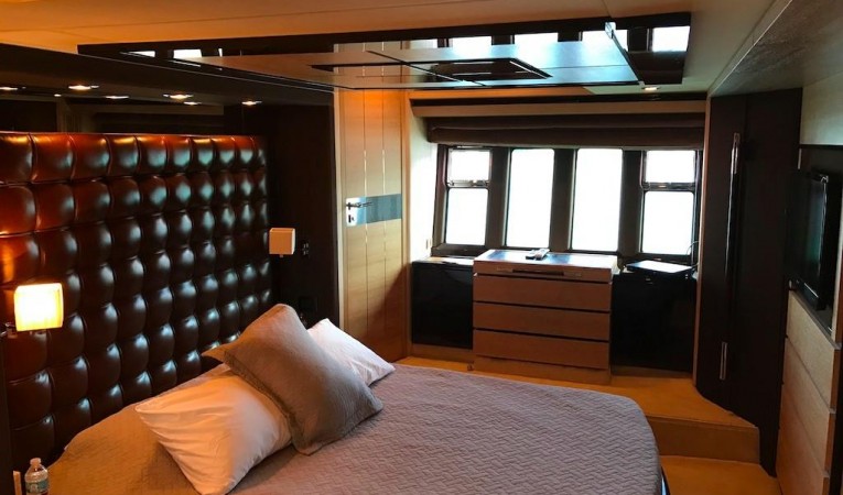 70 Azimut Master Stateroom