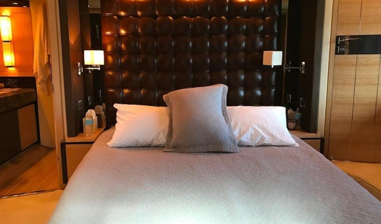 70 Azimut Master Stateroom