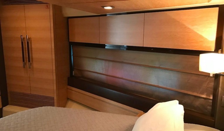 70 Azimut VIP Stateroom