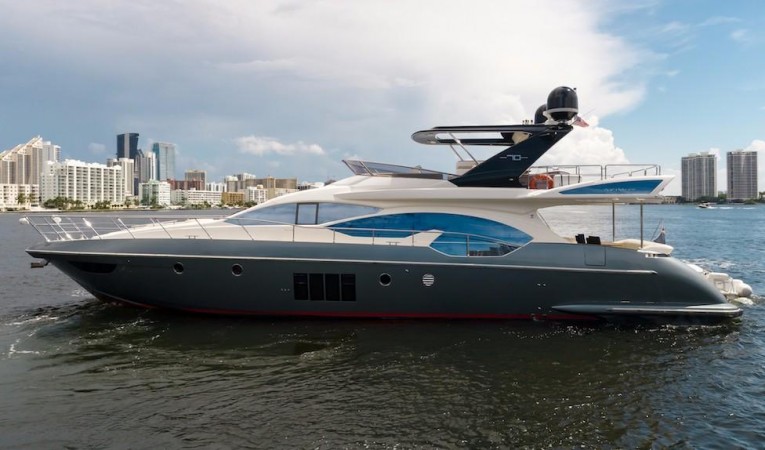 70 Azimut Port Profile
