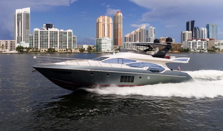 70 Azimut Port Side Running Shot
