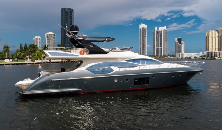 70 Azimut Starboard Profile