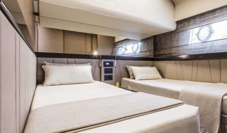 55 Ferretti Yachts 