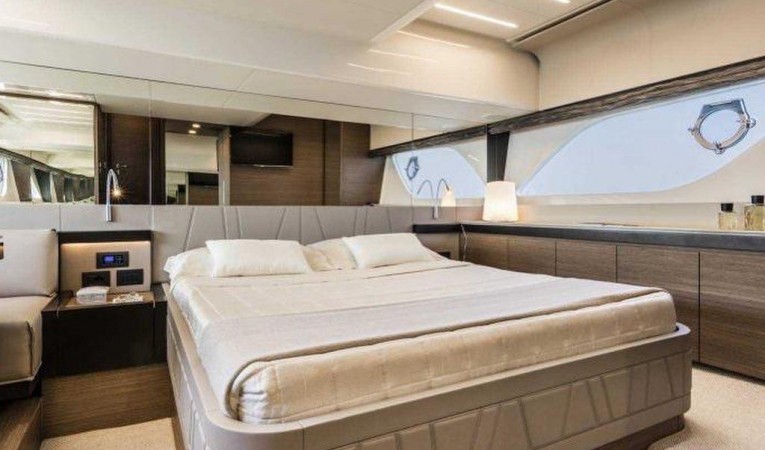 55 Ferretti Yachts 