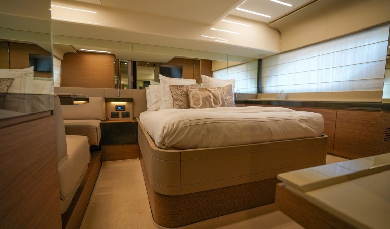 55 Ferretti Yachts 