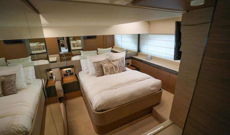 55 Ferretti Yachts 