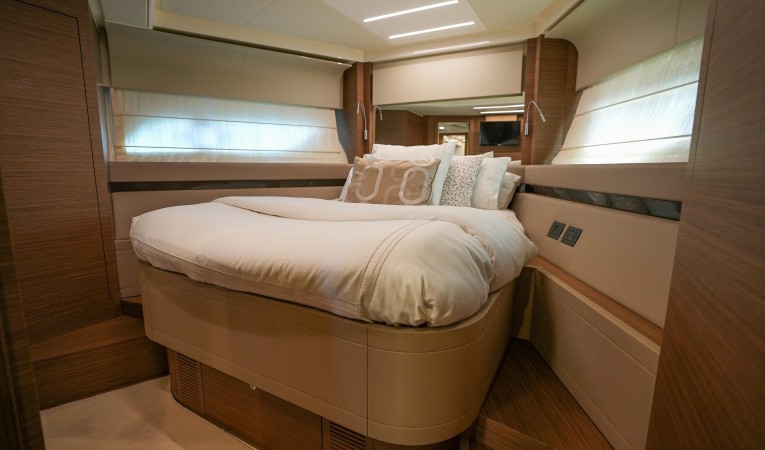 55 Ferretti Yachts 