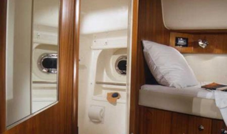 44 Tiara Manufacturer Provided Image: Master Head