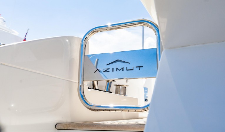 80 Azimut 