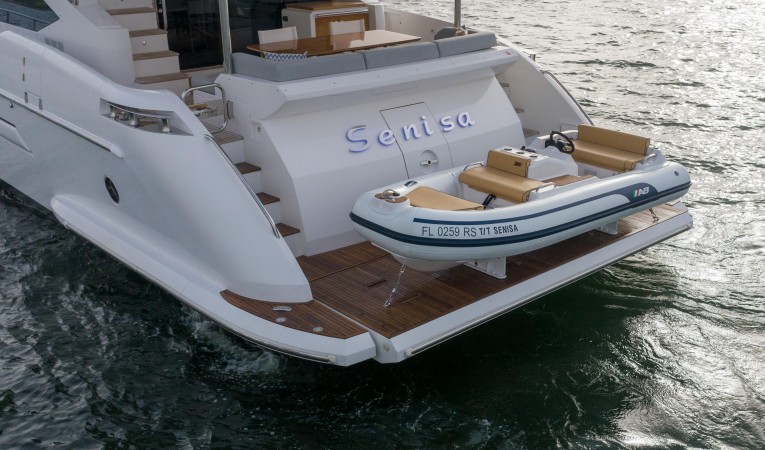 80 Azimut 