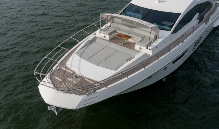 80 Azimut 