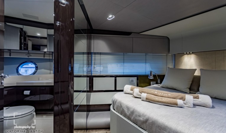 80 Azimut VIP Stateroom