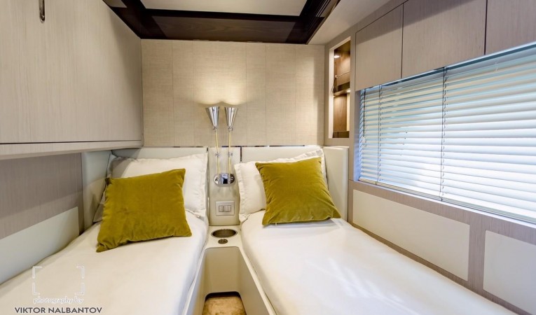 80 Azimut Guest Stateroom