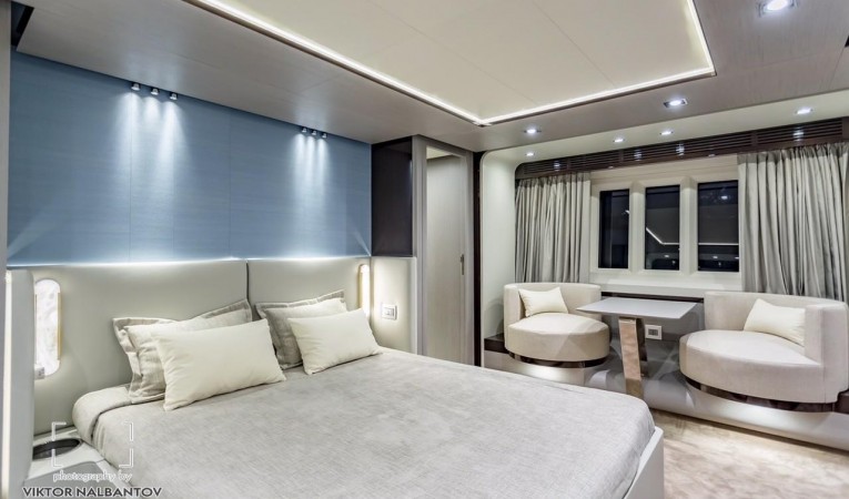 80 Azimut Master Stateroom