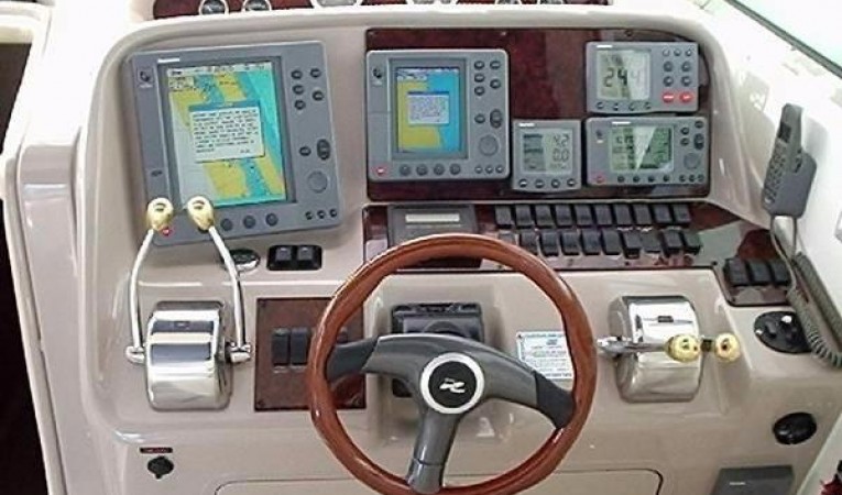 34 Sea Ray Electronics