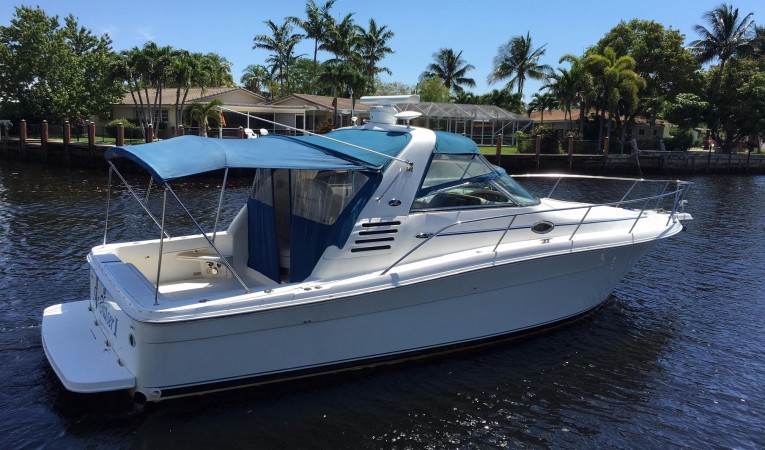 34 Sea Ray Stbd side
