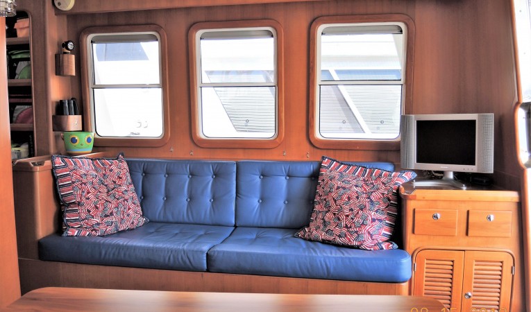 46 Nordhavn Salon seating and storage to the Stb.