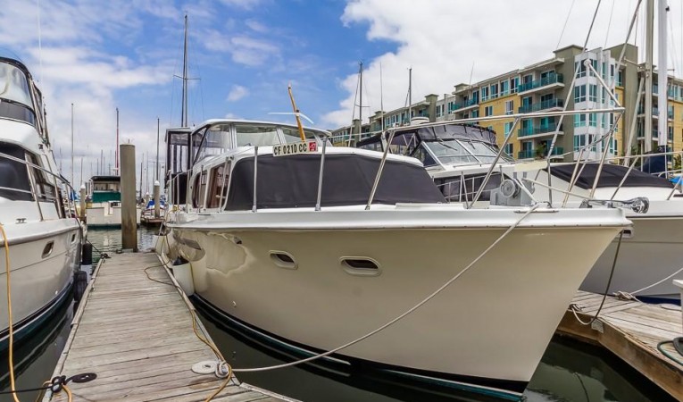 41 Hatteras 